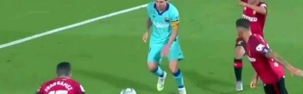  特尔施特根红牌罚下，巴萨旧将染红引争议  