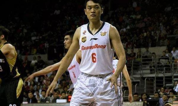  尼斯功勋门将退役转任青年队教练  